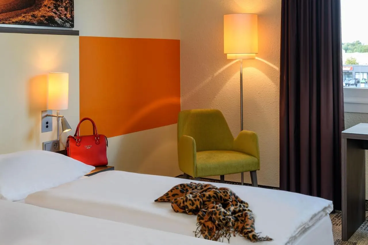 Mercure Hotel Köln West 4*,