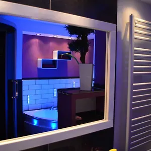 Homestay Sinuessa, Cologne
