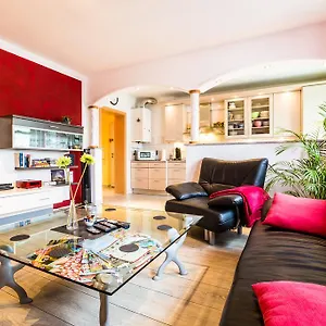 Apartment Messenaehe, Cologne